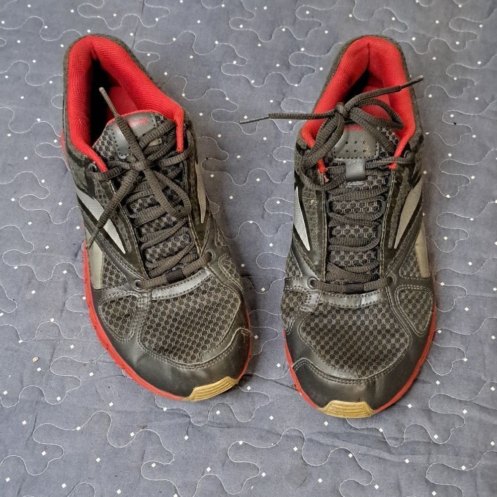 Reebok gray and red shoes size 9